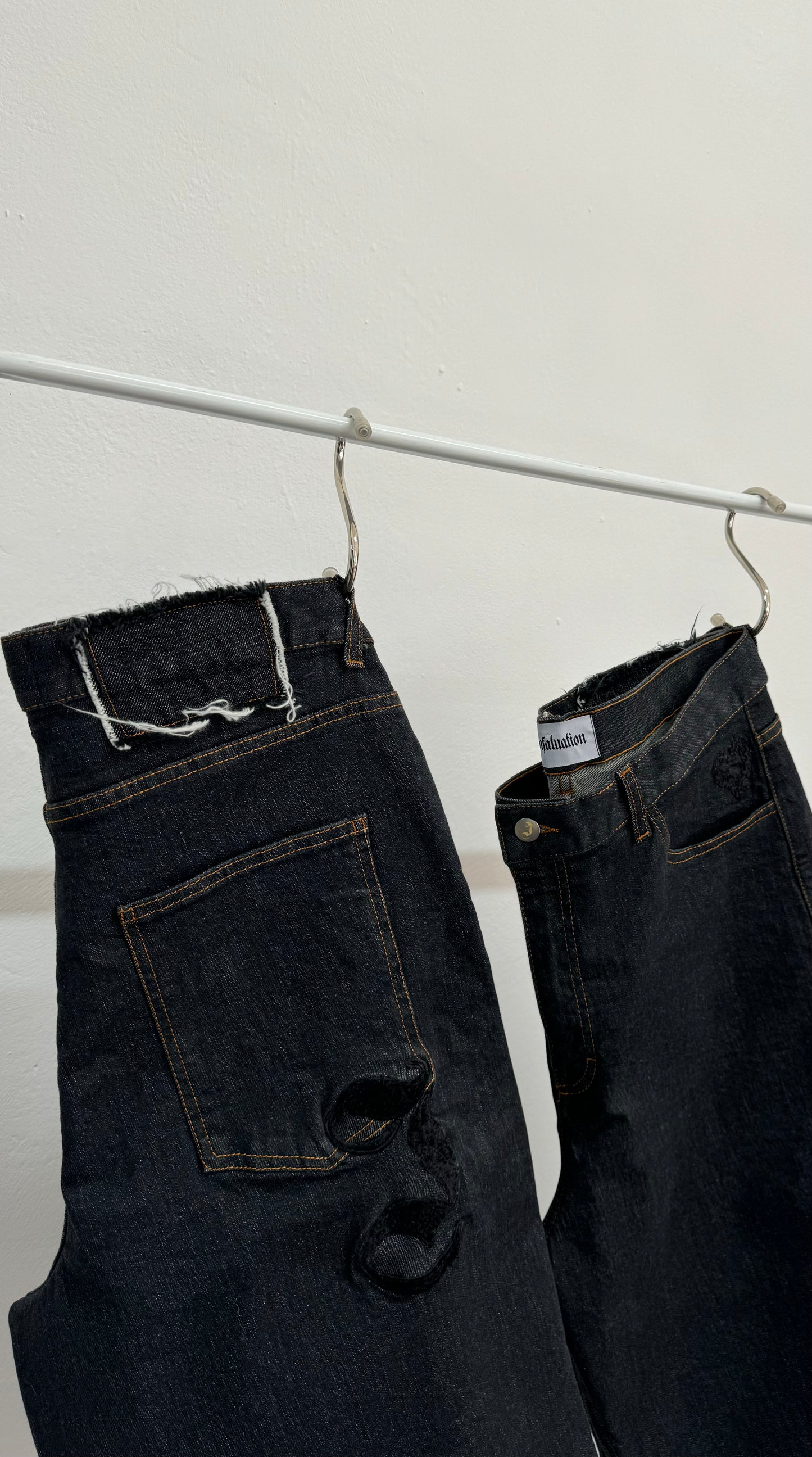 INFATUATION Swagging Jorts